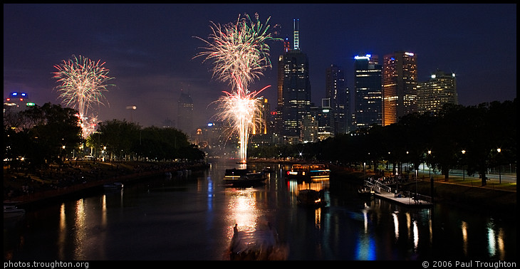New Year's Eve fireworks - Yarra River, Melbourne - New Year's Eve in Melbourne, 31 December 2006