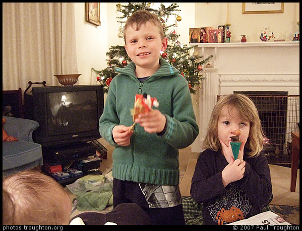 Daniel and Ellie - Caversham - Christmas in the UK, 2007